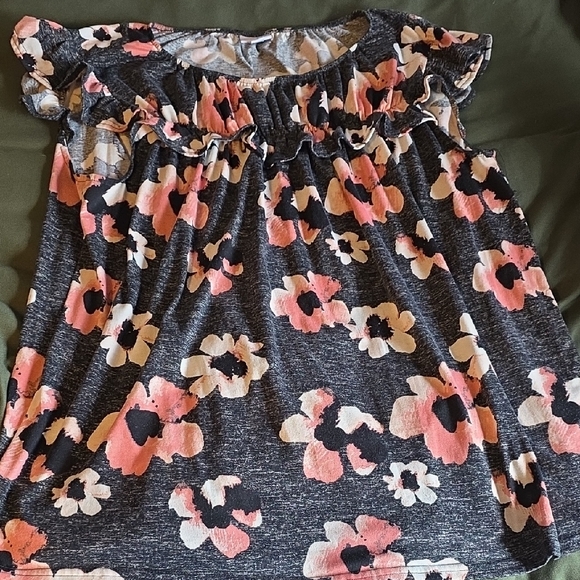 LuLaRoe Gray and White Top - Picture 2 of 3